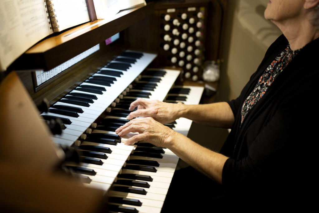 8 a.m. Traditional (LCMS) Service with Liturgy and Communion