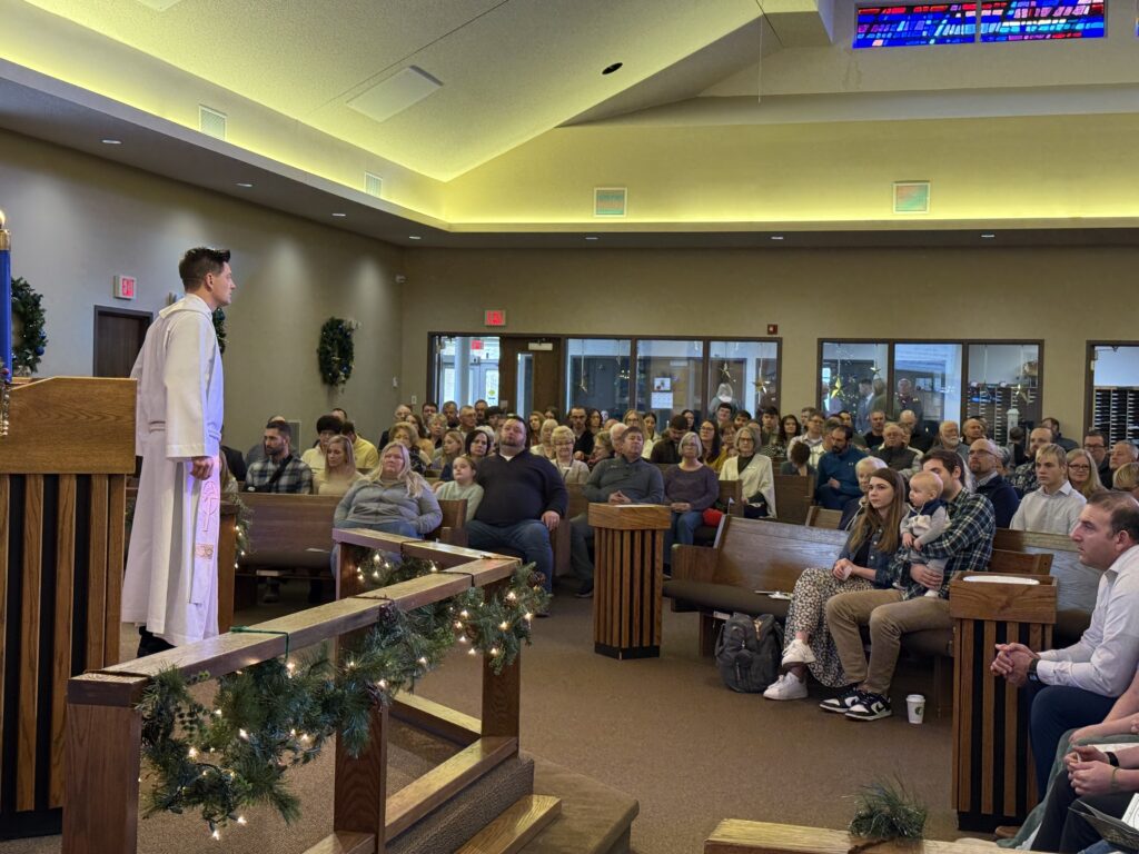 Pastor preaching to 9:30 a.m. Worship